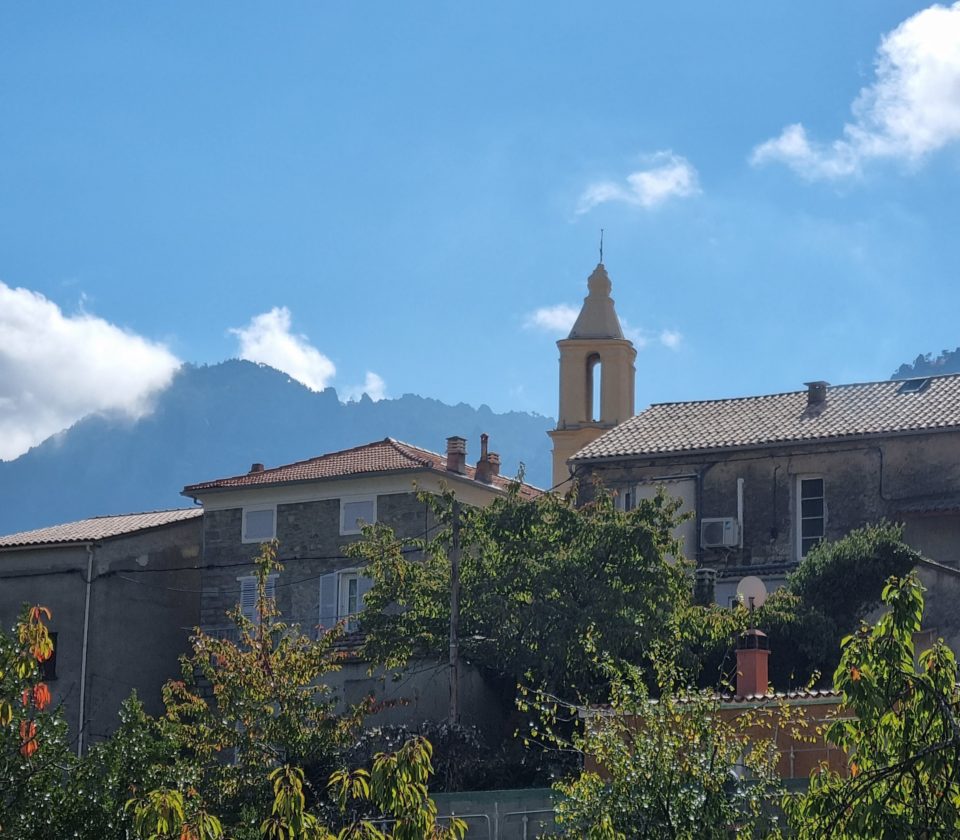 village-corse-clocher-ghisoni