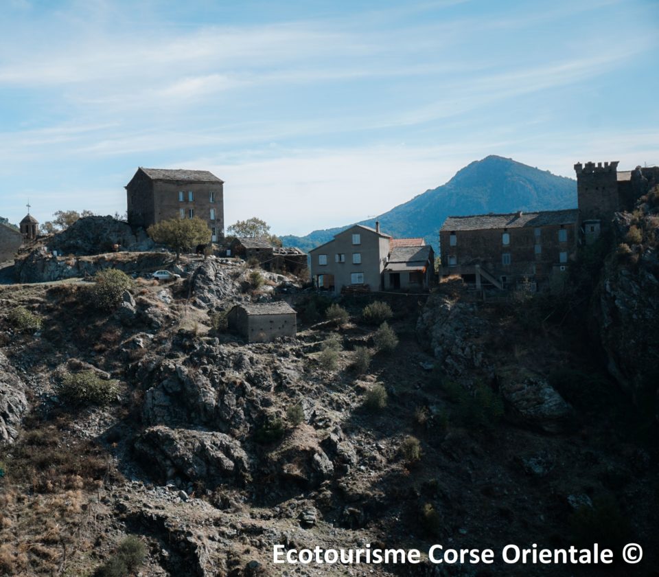 paysage-village-corse-moita
