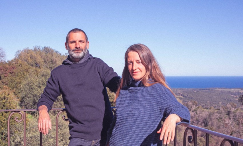 Les hôtes
